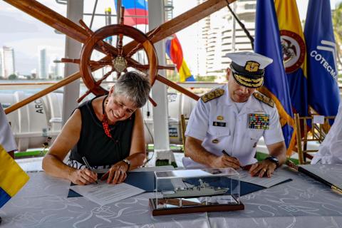 firma contrato